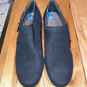 Little wedge booties